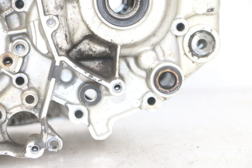 photo de Karter dolny silnika YAMAHA TDR DELTABOX 125 (1997 - 2003) - Zbliżenie komponentów