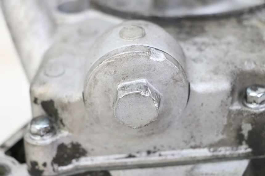 photo de Karter dolny silnika PEUGEOT TWEET 4T 50 (2018 - 2022) - Struktura - zbliżenie