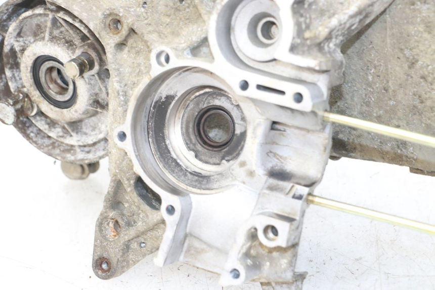 photo de Karter dolny silnika PIAGGIO TYPHOON 80 (1994 - 1997) - Zbliżenie komponentów