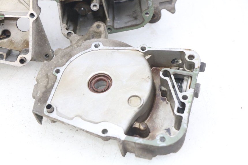 photo de Karter dolny silnika PEUGEOT V-CLIC VCLIC 50 (2007 - 2013) - Widok profilu