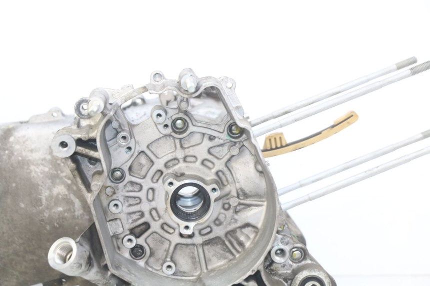 photo de Karter dolny silnika PIAGGIO VESPA GTS IGET ABS 125 (2017 - 2023) - Zbliżenie komponentów