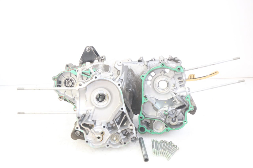 photo de Karter dolny silnika PIAGGIO VESPA GTS IGET ABS 125 (2017 - 2023) - Inny kąt widzenia