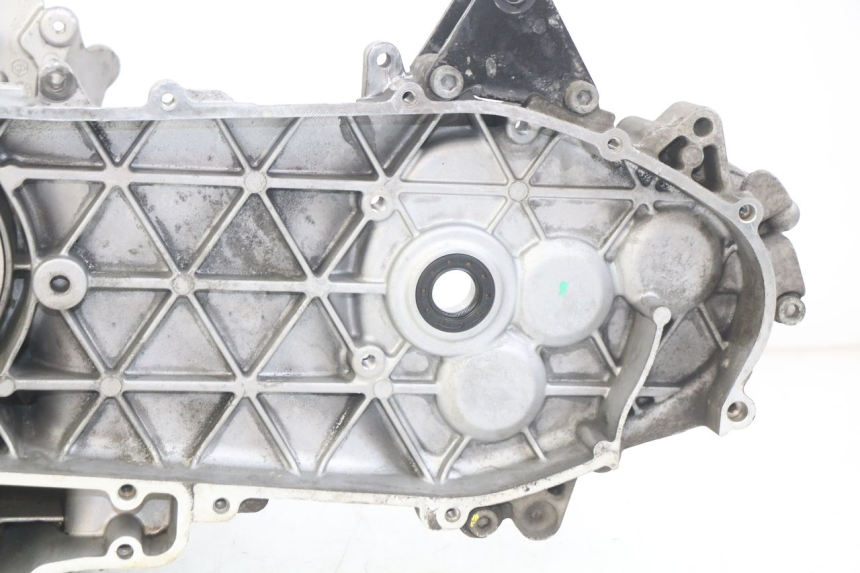 photo de Karter dolny silnika PIAGGIO VESPA GTS IGET ABS 125 (2017 - 2023) - Punkty mocowania