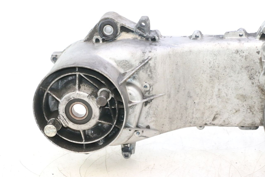photo de DOLNA OBUDOWA SILNIKA PIAGGIO VESPA PRIMAVERA 2T 50 (2013 - 2018) - Alternatywny kąt