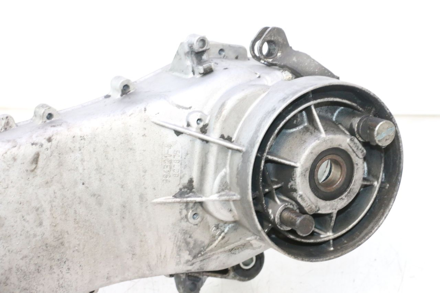 photo de DOLNA OBUDOWA SILNIKA PIAGGIO VESPA PRIMAVERA 2T 50 (2013 - 2018) - Inny kąt widzenia