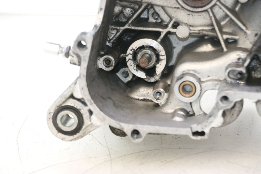 photo de DOLNA OBUDOWA SILNIKA PIAGGIO VESPA PRIMAVERA 2T 50 (2013 - 2018) - Oznaczenia i referencje