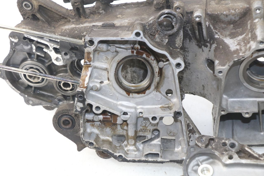 photo de Karter dolny silnika PEUGEOT VIVACITY NEW 4T 50 (2008 - 2017) - Zbliżenie komponentów