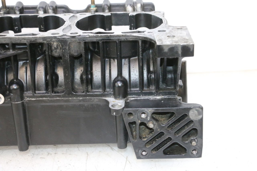 photo de DOLNA OBUDOWA SILNIKA YAMAHA WAVE RUNNER GP R 1200 (2000 - 2003) - Alternatywny kąt