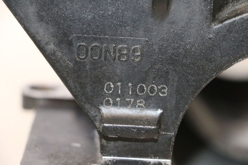 photo de DOLNA OBUDOWA SILNIKA YAMAHA WAVE RUNNER GP R 1200 (2000 - 2003) - Inny kąt widzenia