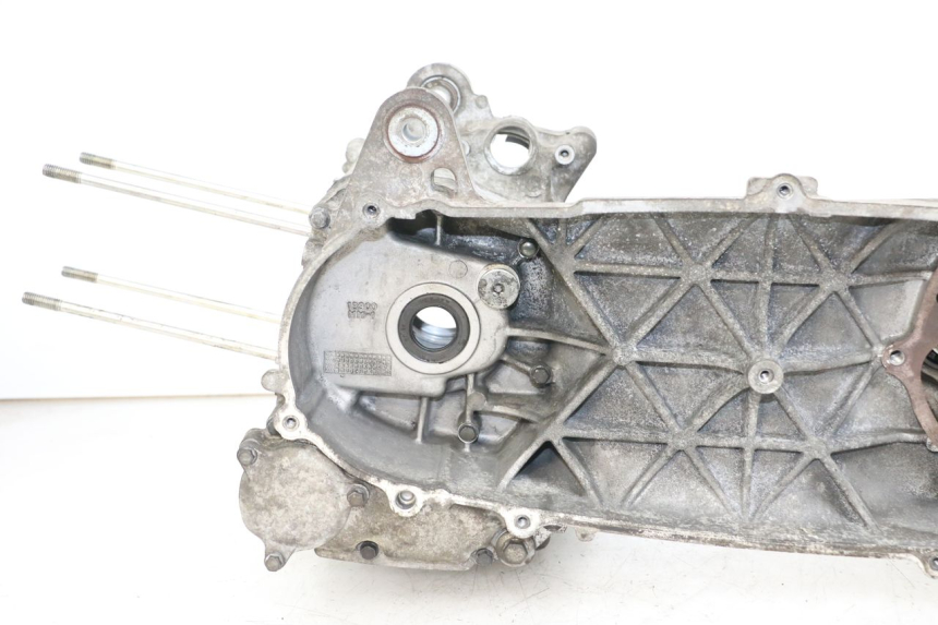 photo de Karter dolny silnika YAMAHA X-MAX XMAX 125 (2010 - 2013) - Szczegóły charakterystyczne