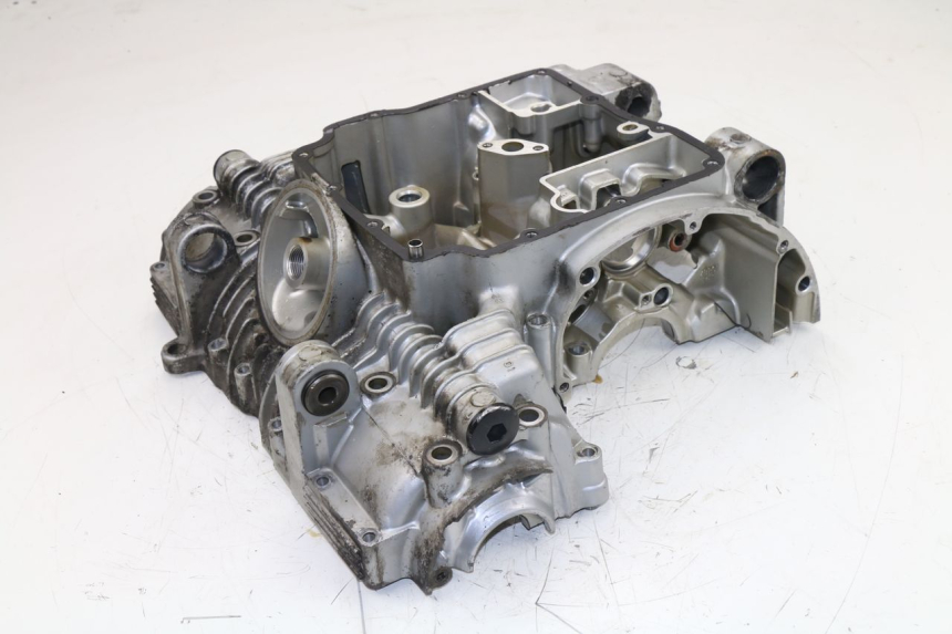 photo de Karter dolny silnika YAMAHA XJS DIVERSION 600 (1997 - 1999) - Zbliżenie techniczne
