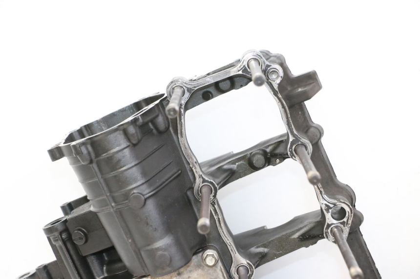 photo de Karter dolny silnika YAMAHA FZ1 FAZER 1000 (2007 - 2009) - Struktura - zbliżenie