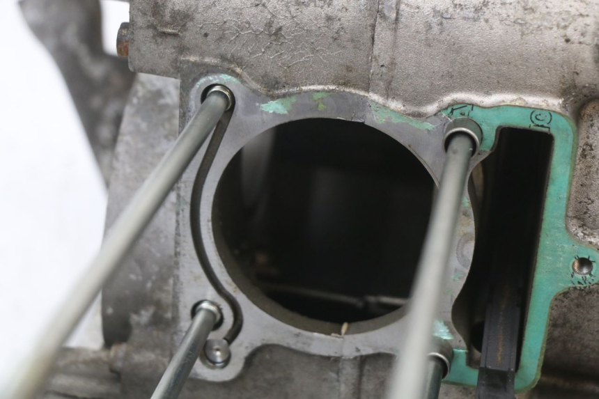 photo de Karter dolny silnika YAMAHA YP MAJESTY 125 (2002 - 2006) - Punkty mocowania