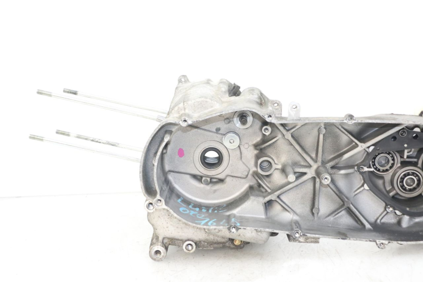 photo de Karter dolny silnika YAMAHA YP MAJESTY 125 (2002 - 2006) - Inny kąt widzenia