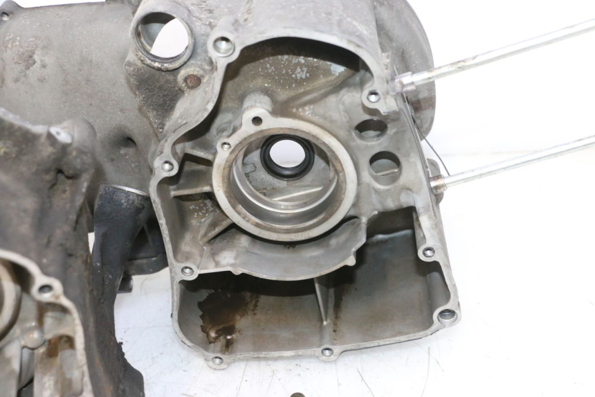photo de Karter dolny silnika YAMAHA YP MAJESTY 125 (1998 - 2001) - Struktura - zbliżenie