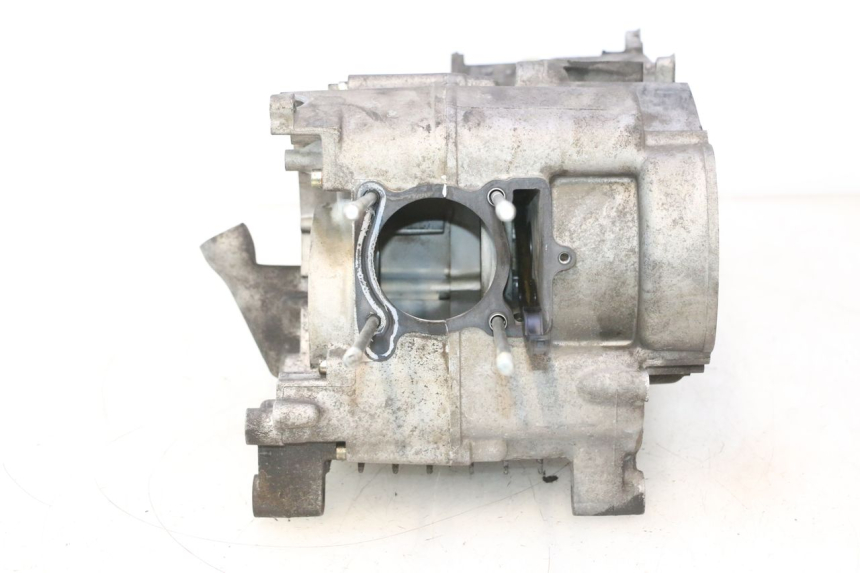 photo de DOLNA OBUDOWA SILNIKA YAMAHA YP MAJESTY 125 (2007 - 2010) - Alternatywny kąt