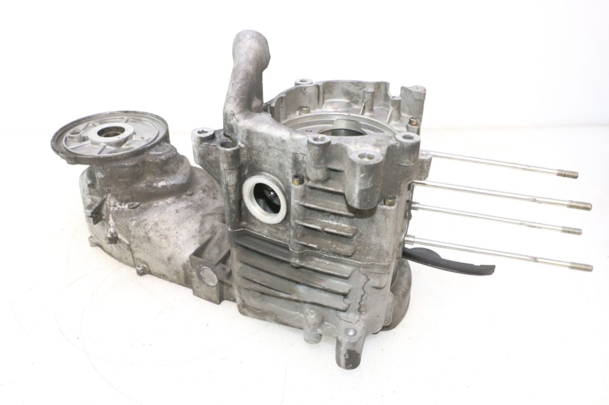 photo de DOLNA OBUDOWA SILNIKA YAMAHA YP MAJESTY 125 (2007 - 2010) - Zoom stanu zużycia