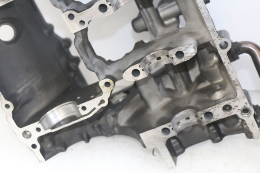 photo de Karter dolny silnika YAMAHA YZF R1 1000 (2007 - 2008) - Struktura - zbliżenie