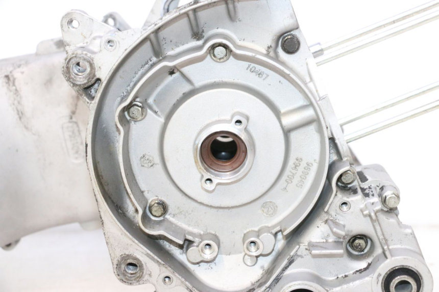 photo de DOLNA OBUDOWA SILNIKA PIAGGIO ZIP IGET 4T 50 (2021 - 2023) - Kontrola wizualna