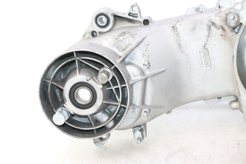 photo de DOLNA OBUDOWA SILNIKA PIAGGIO ZIP IGET 4T 50 (2021 - 2023) - Alternatywny kąt