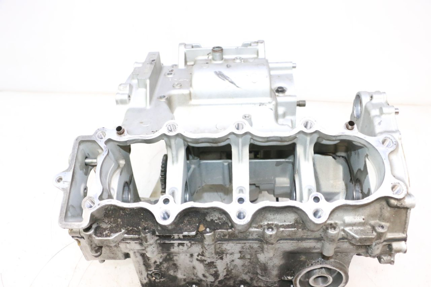 photo de DOLNA OBUDOWA SILNIKA KAWASAKI ZX-6R ZX6R 600 (2000 - 2002) - Zbliżenie techniczne