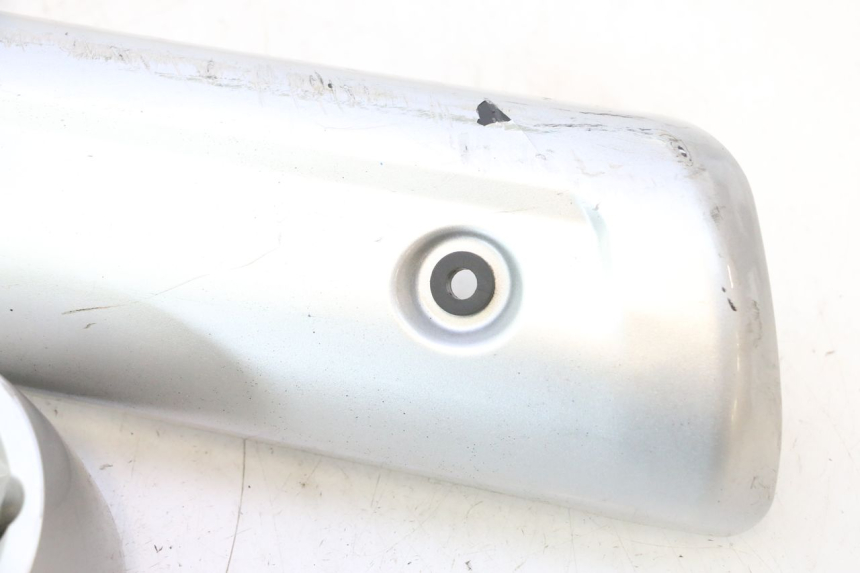 photo de OBUDOWA WYDECHU SUZUKI BURGMAN 125 (2007 - 2014) - Widok z bliska