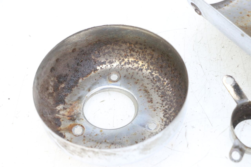 photo de OBUDOWA WYDECHU KYMCO GRAND DINK 125 (2002 - 2007) - Zoom stanu zużycia