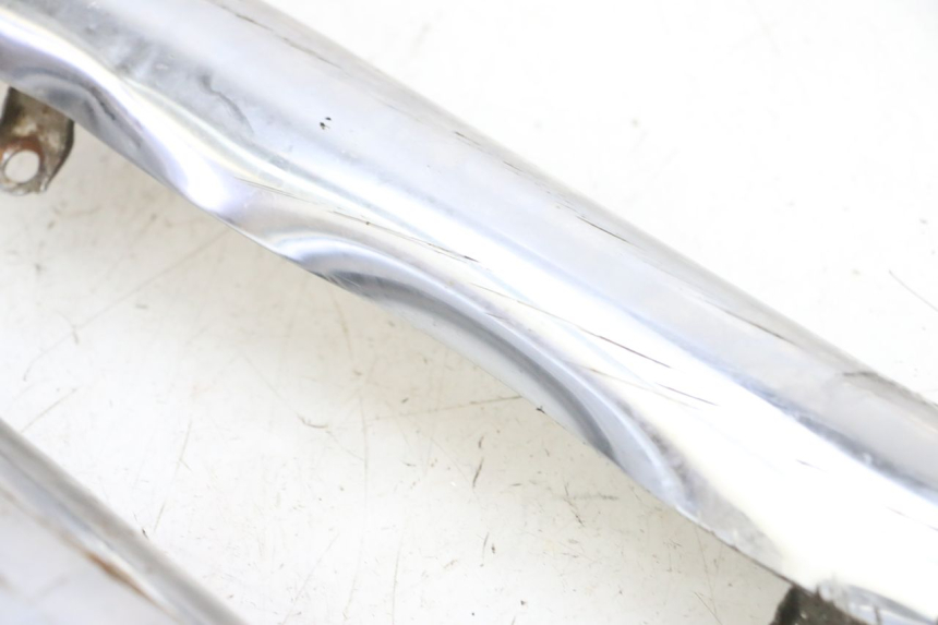 photo de OSŁONA WYDECHU KYMCO ZING 125 (1997 - 2003) - Zbliżenie komponentów