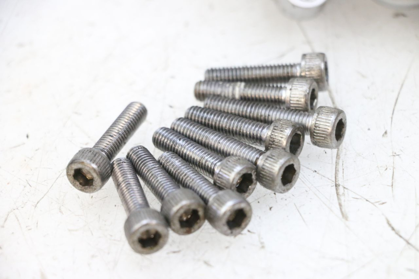 photo de OBUDOWA SPRZĘGŁA YAMAHA FZ6 N FAZER 600 (2004 - 2006) - Szczegóły charakterystyczne