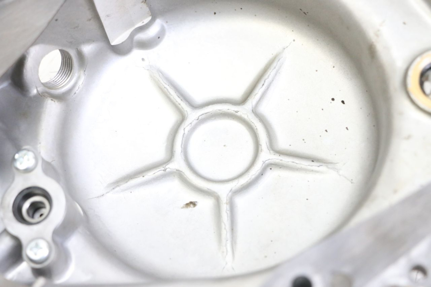 photo de OBUDOWA SPRZĘGŁA HYOSUNG GTR 125 (2006 - 2008) - Inny kąt widzenia