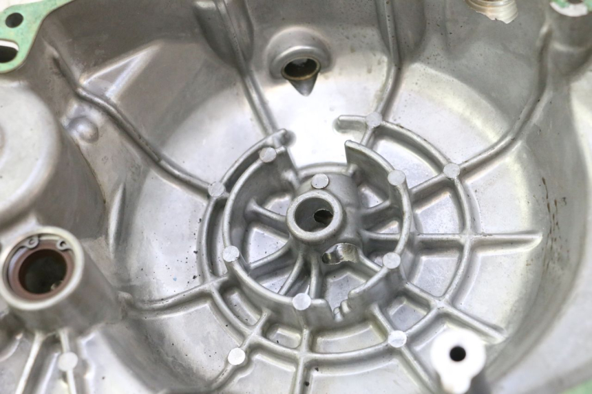 photo de OBUDOWA SPRZĘGŁA HONDA XLV VARADERO 125 (2007 - 2012) - Inny kąt widzenia