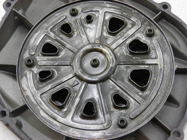 photo de OBUDOWA SPRZĘGŁA YAMAHA FJR 1300 (2004 - 2005) - Zoom stanu zużycia