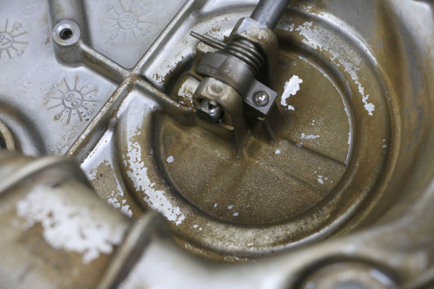 photo de OBUDOWA SPRZĘGŁA KYMCO ZING 125 (1997 - 2003) - Inny kąt widzenia