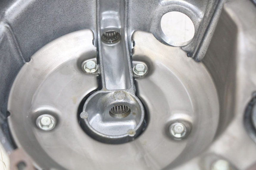 photo de OBUDOWA SPRZĘGŁA KAWASAKI ZX-6R ZX6R 600 (1995 - 1997) - Szczegół części