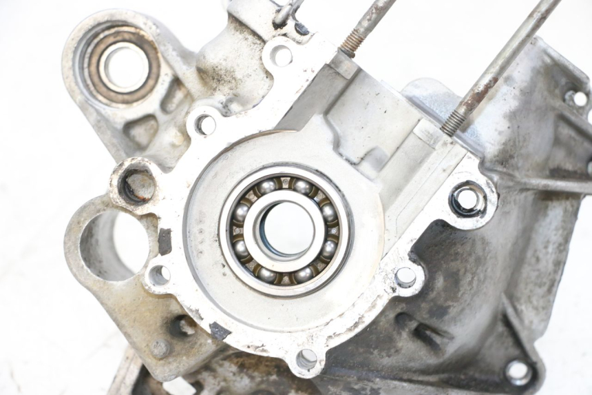 photo de OBUDOWA SILNIKA PRAWA MBK BOOSTER SPIRIT NAKED 50 (2004 - 2017) - Inny kąt widzenia