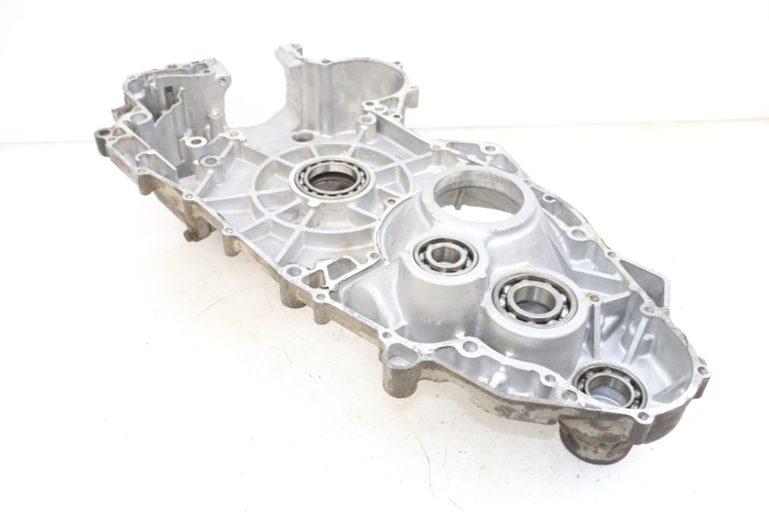 photo de OBUDOWA SILNIKA PRAWA SUZUKI BURGMAN 650 (2013 - 2020) - Zoom stanu zużycia