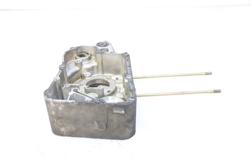 photo de OBUDOWA SILNIKA PRAWA KYMCO GRAND DINK 125 (2008 - 2014) - Zoom stanu zużycia