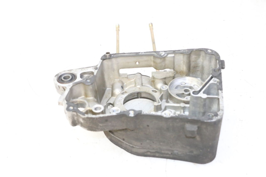 photo de OBUDOWA SILNIKA PRAWA KYMCO GRAND DINK 125 (2008 - 2014) - Inny kąt widzenia