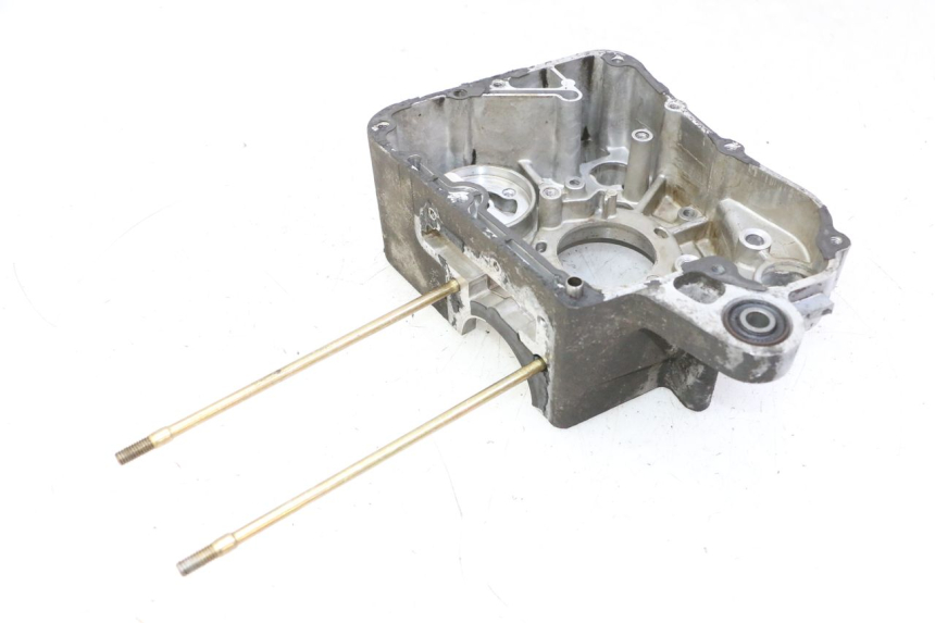 photo de OBUDOWA SILNIKA PRAWA KYMCO GRAND DINK 125 (2008 - 2014) - Zbliżenie techniczne