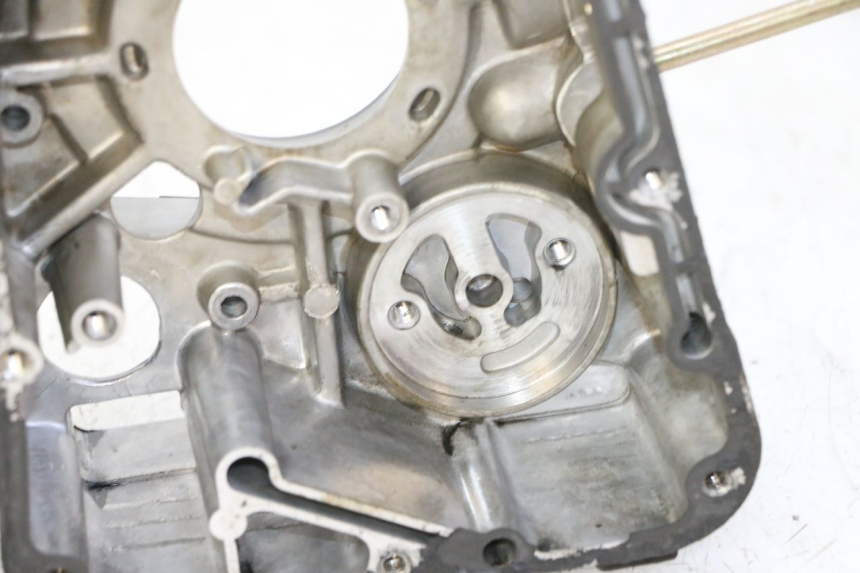 photo de OBUDOWA SILNIKA PRAWA KYMCO GRAND DINK 125 (2008 - 2014) - Stan powierzchni