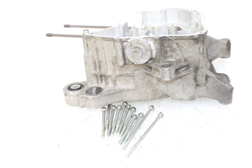 photo de OBUDOWA SILNIKA PRAWA MBK MW TRYPTIK 125 (2014 - 2016) - Zoom stanu zużycia