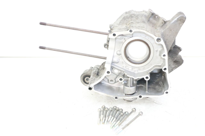 photo de OBUDOWA SILNIKA PRAWA MBK MW TRYPTIK 125 (2014 - 2016) - Inny kąt widzenia