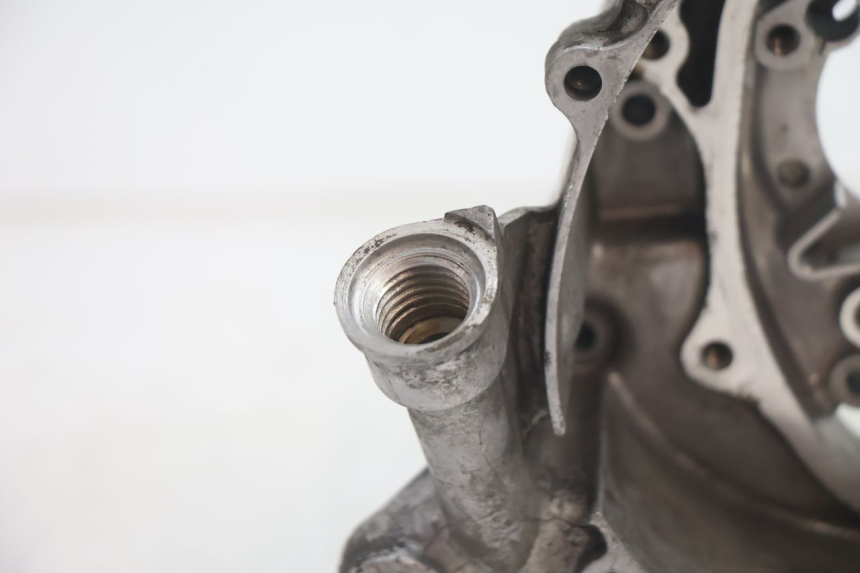 photo de PRAWA OBUDOWA SILNIKA HONDA PCX (JF28) 125 (2009 - 2011) - Zoom stanu zużycia