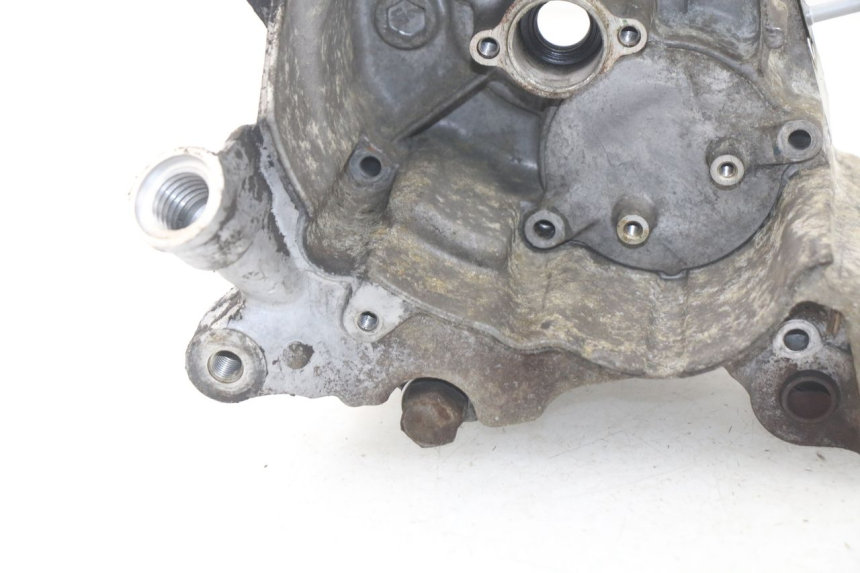 photo de OBUDOWA SILNIKA PRAWA HONDA SCV LEAD 100 (2003 - 2007) - Zbliżenie techniczne