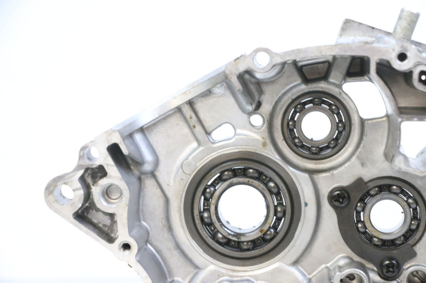 photo de OBUDOWA SILNIKA PRAWA YAMAHA TTR 125 (2000 - 2020) - Stan powierzchni