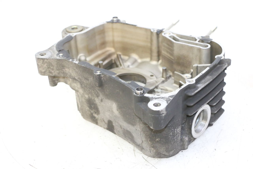 photo de OBUDOWA SILNIKA PRAWA YAMAHA X-MAX XMAX 125 (2010 - 2013) - Punkty mocowania