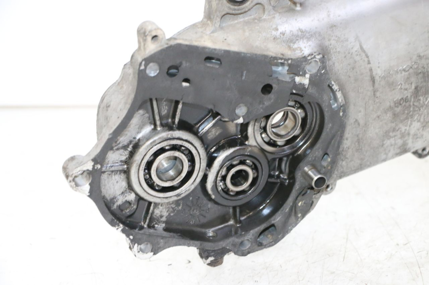 photo de Karter silnika lewy KYMCO AGILITY 4T 50 (2005 - 2018) - Zbliżenie techniczne