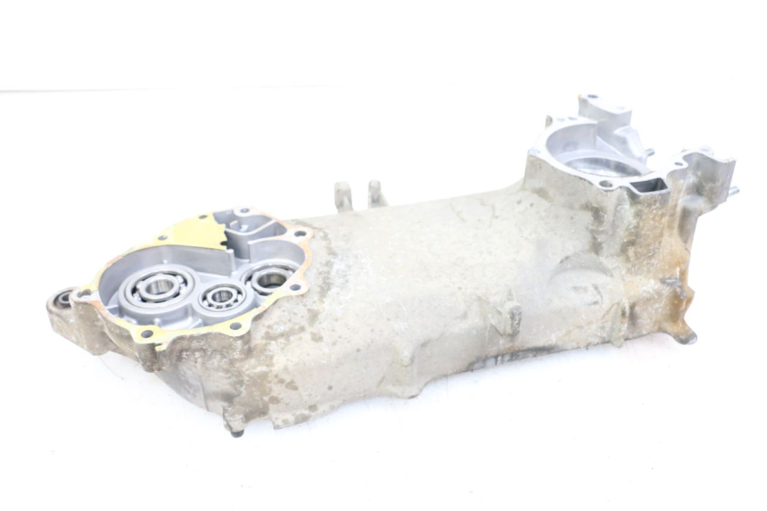 photo de Karter silnika lewy HONDA FES PANTHEON 2T 125 (1998 - 2002) - Zbliżenie techniczne