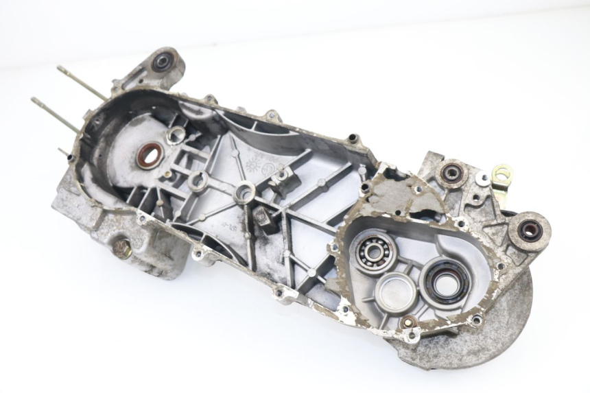 photo de Karter silnika lewy REVATTO FUTURA GT 125 (2006 - 2008) - Inny kąt widzenia