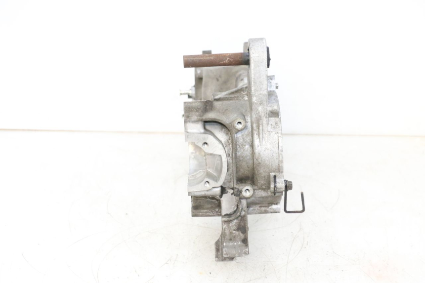 photo de Karter silnika lewy PEUGEOT KISBEE 2T 50 (2010 - 2017) - Zbliżenie komponentów